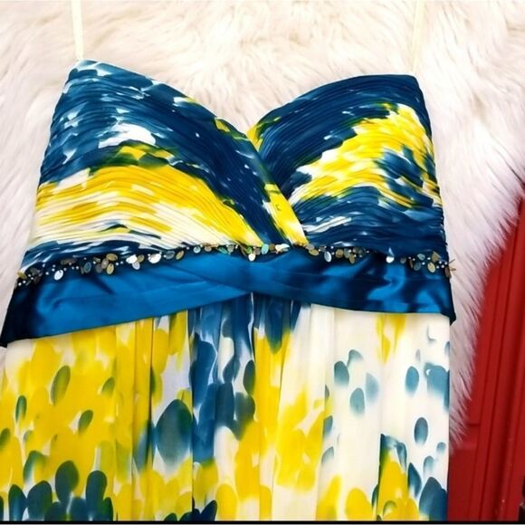 Dave & Johnny formal dress - Picture 2 of 9